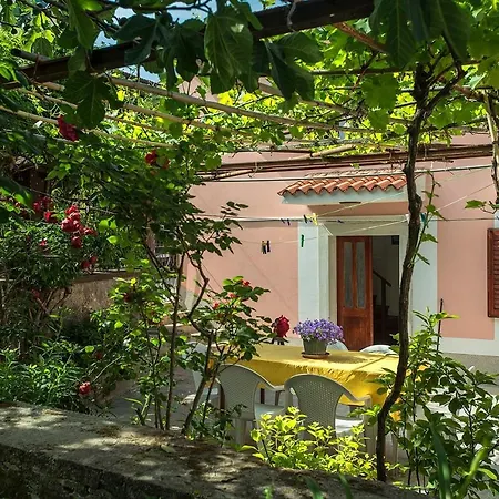 בית נופש Casa Paradise פרמנטורה